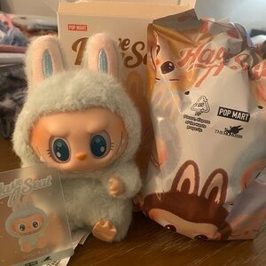 NEW AUTHENTIC SEALED BAG Labubu v2 - Have a seat